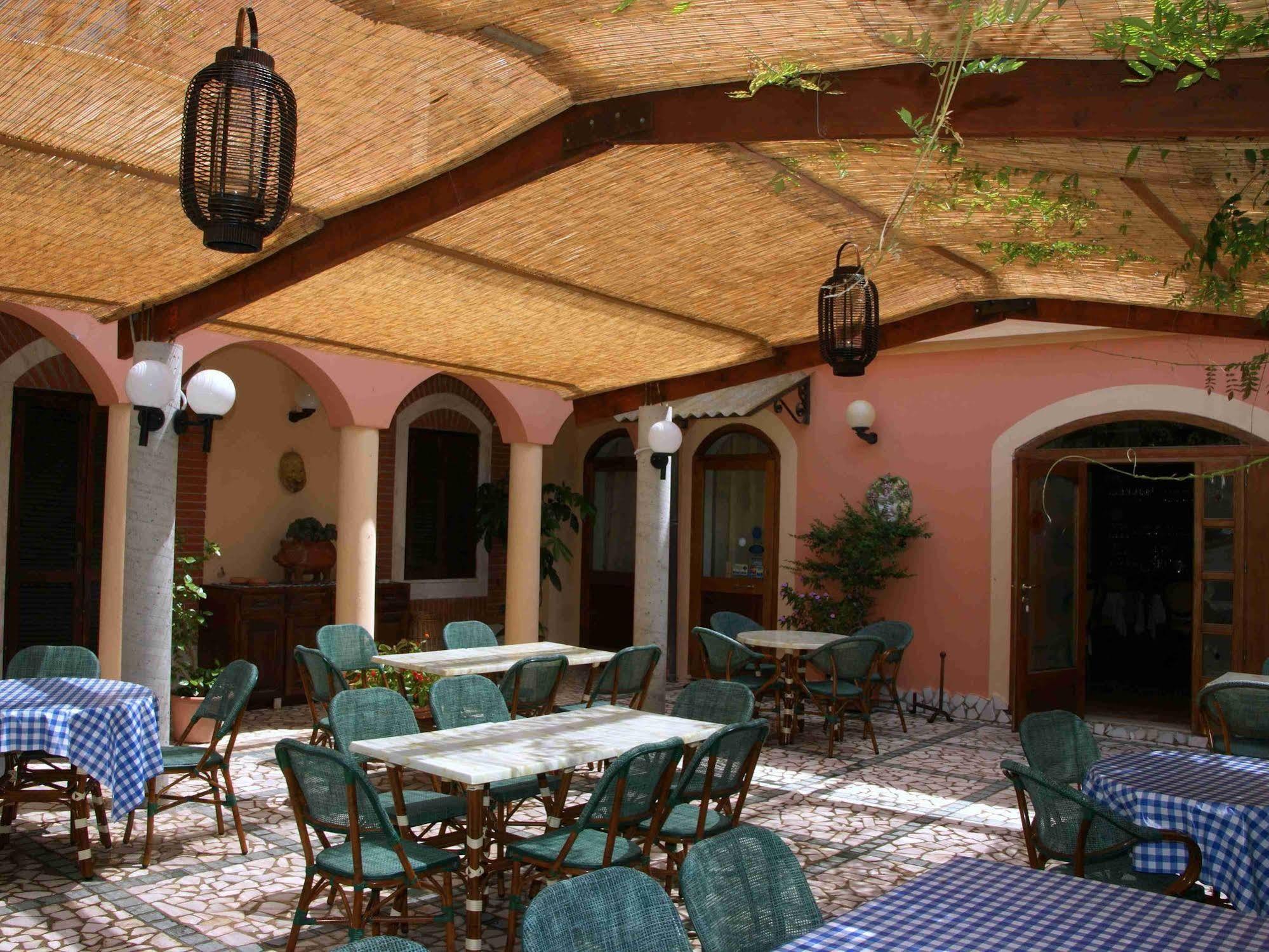 Villa Aurora Le Castella  Exterior foto